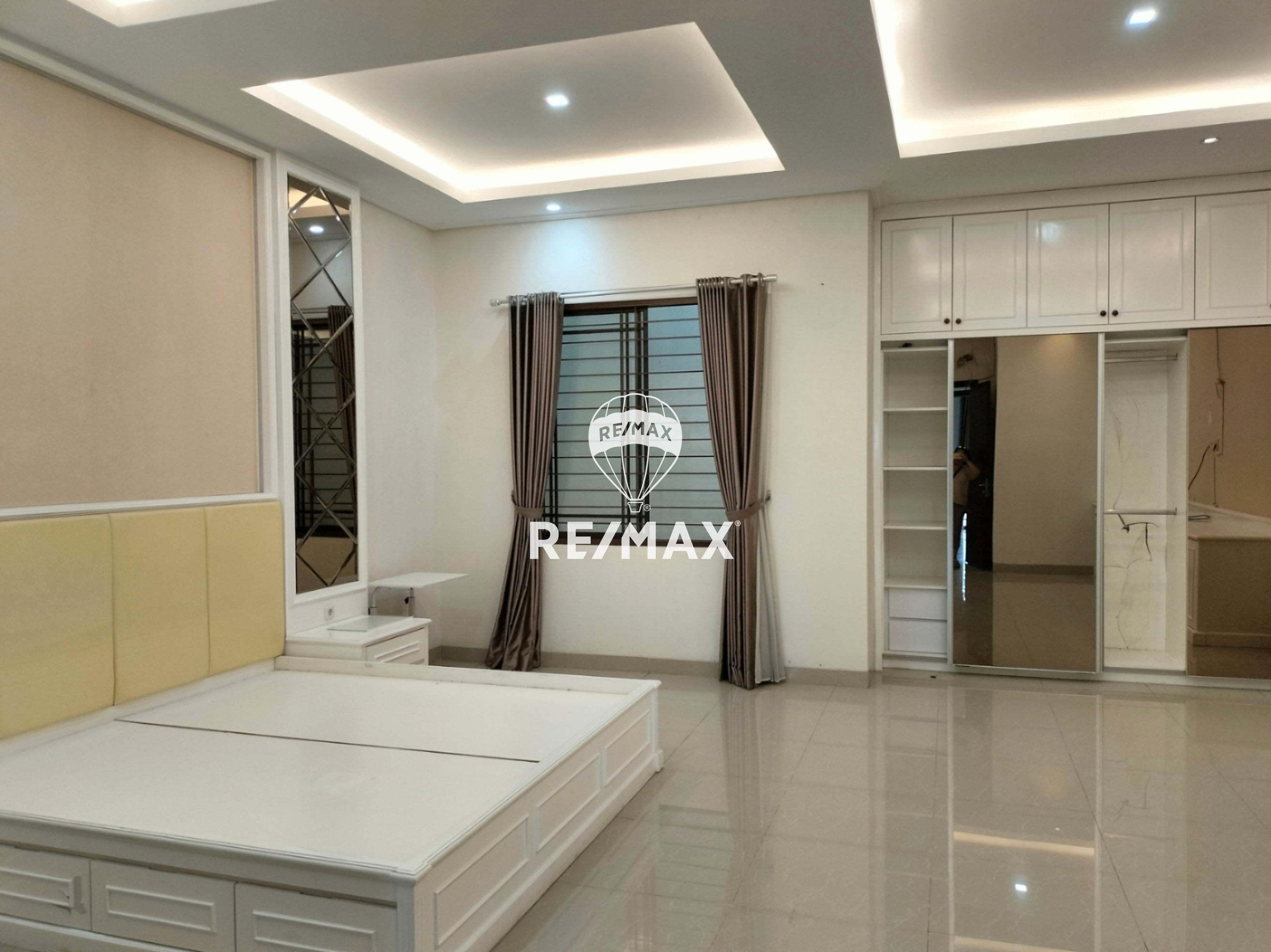 Rumah 2.5 lt di Green Lake City cluster asia 6x18