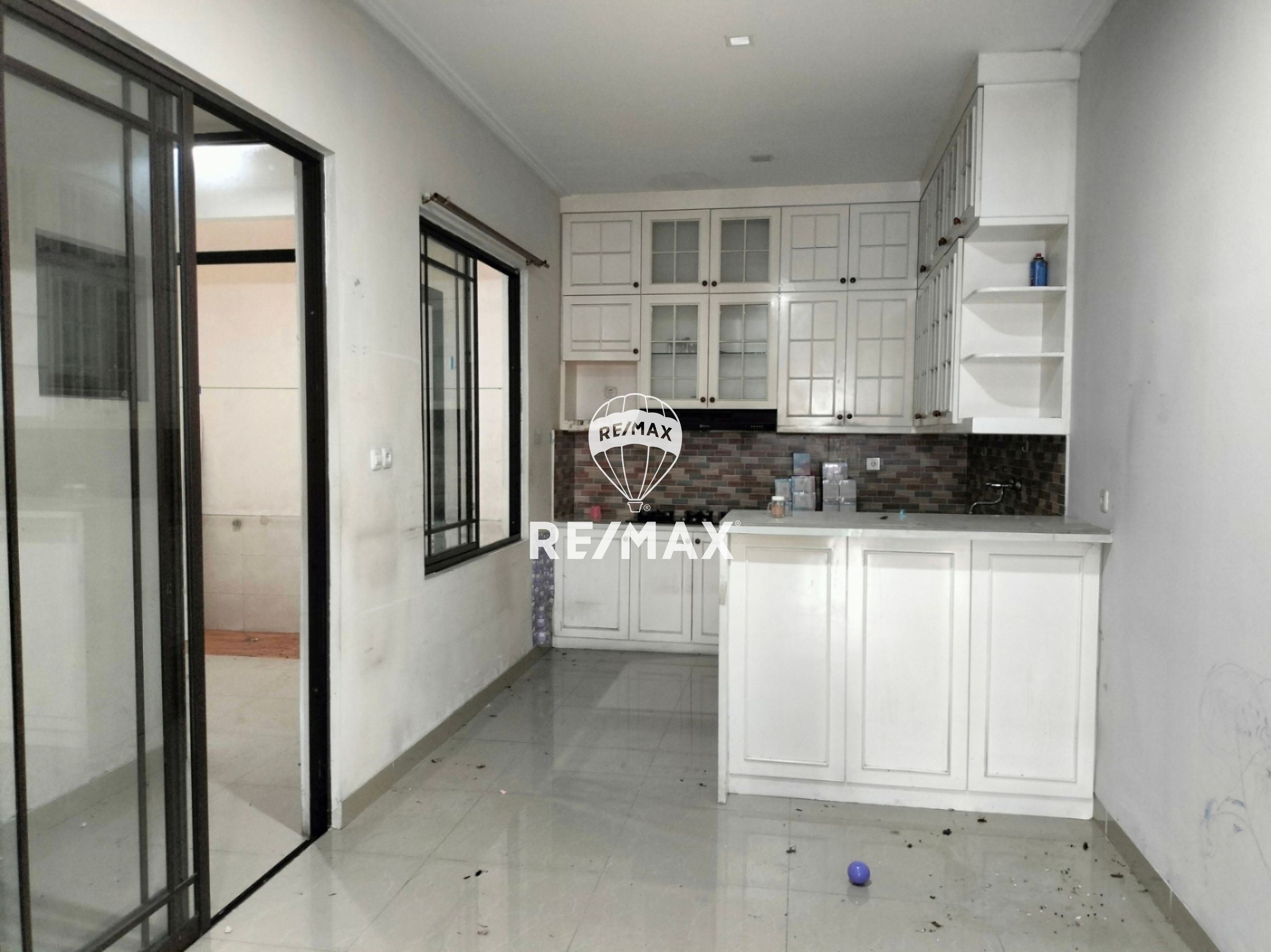 Rumah 2.5 lt di Green Lake City cluster asia 6x18