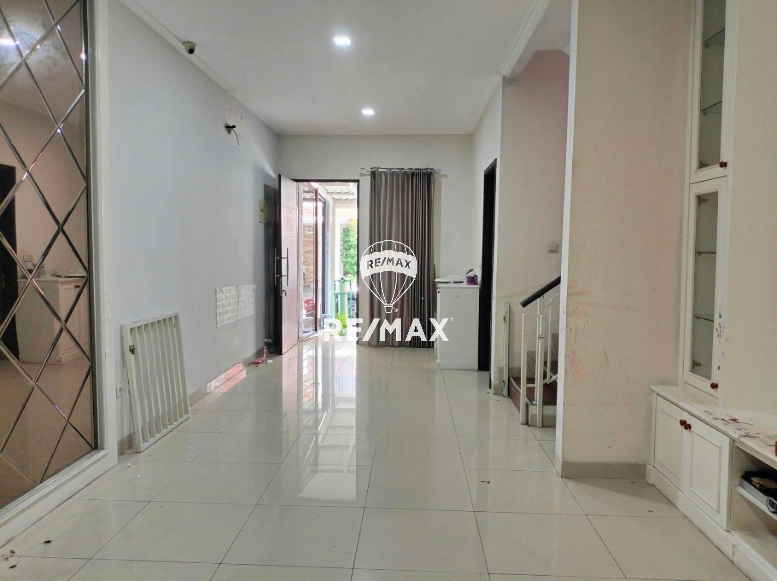 Rumah 2.5 lt di Green Lake City cluster asia 6x18