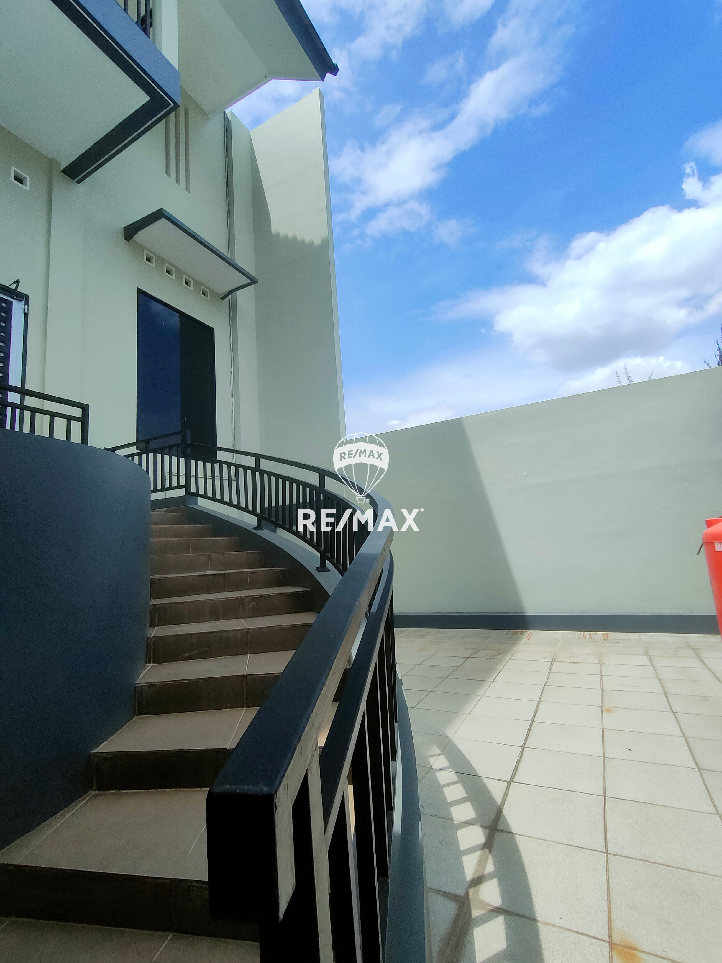 Dijual Rumah Meruya Utara Cocok Usaha Pinggir Jalan