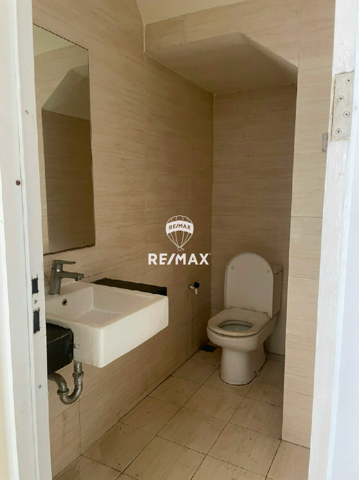 Dijual rumah mewah green lake city